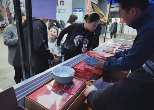 价格腰斩,有餐厅亏光300万, 夜宵顶流 小龙虾跌成赔钱货